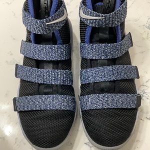 Lebron Soldier boys 1.5